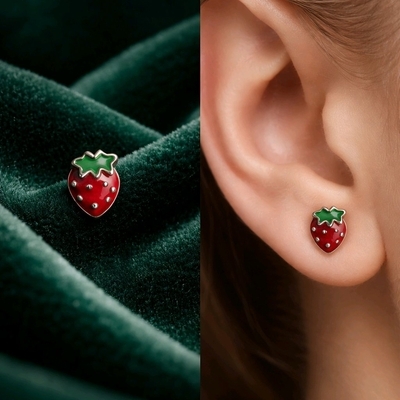 Ezüst gyerek eper fülbevaló (02107-332)