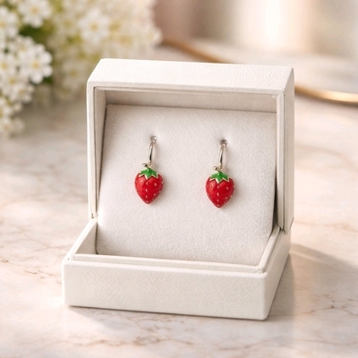 Ezüst eper gyerek fülbevaló (02203-44)