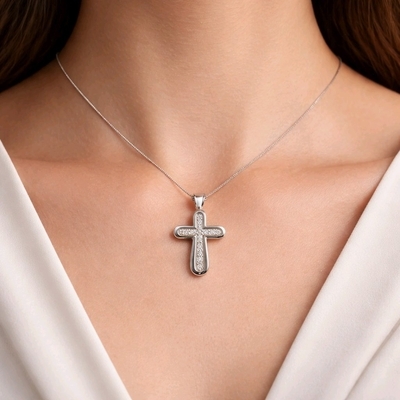 Ezüst kereszt medál (09137-26)
