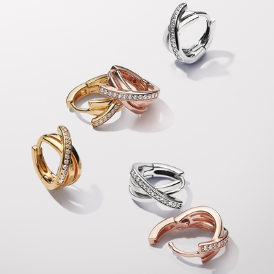 Pandora 14k aranyozott keresztezett pavé karika fülbevaló (263150C01)