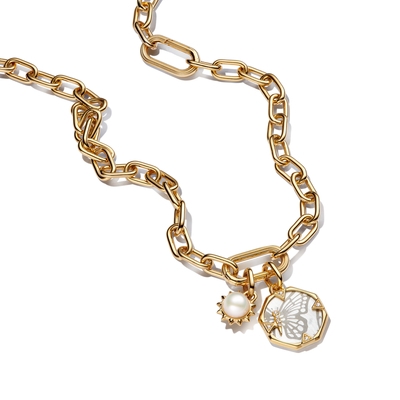 Pandora Me gyöngyházfényű 14k aranyozott pillangó medál (763366C01)