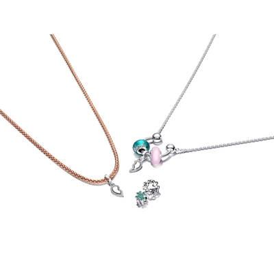 Pandora lóhere osztható charm jégzöld és királyzöld kristályokkal (792752C01)