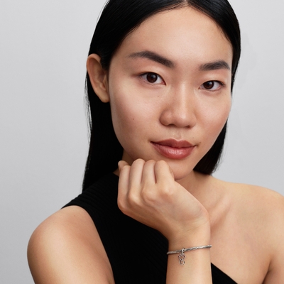 Pandora Összekapcsolt szívek charm (794435C01)