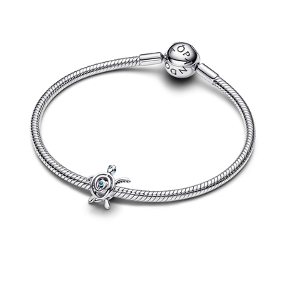 Pandora Áttört tengeri teknős charm (794697C01) Pandora Áttört tengeri teknős charm (794697C01)