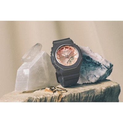 Casio G-Shock női óra (GMA-P2110SC-4AER)