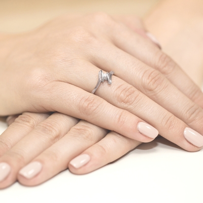 Fehér arany drágaköves gyűrű (W008-585-B0.08-WBD)